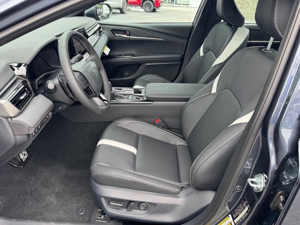 2026 Toyota Camry SE AWD