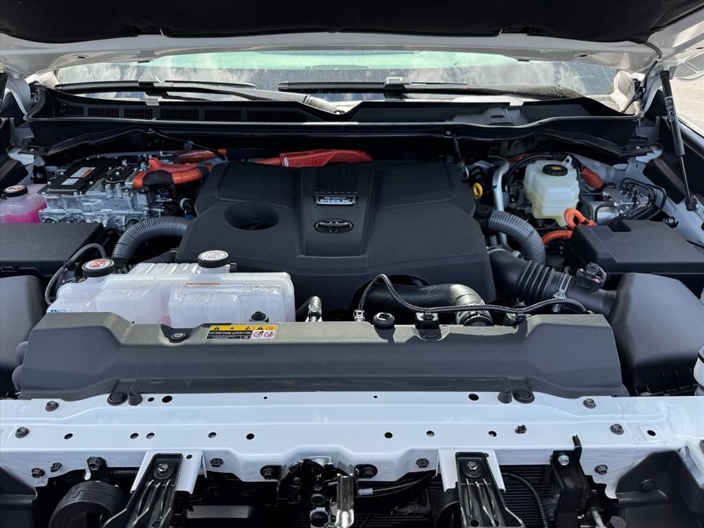 2026 Toyota Tundra i-FORCE MAX Tundra Platinum