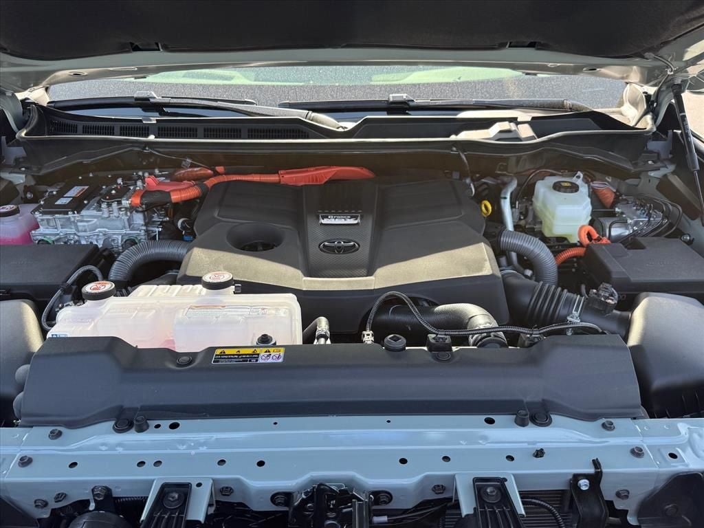 2026 Toyota Tundra i-FORCE MAX Tundra Platinum