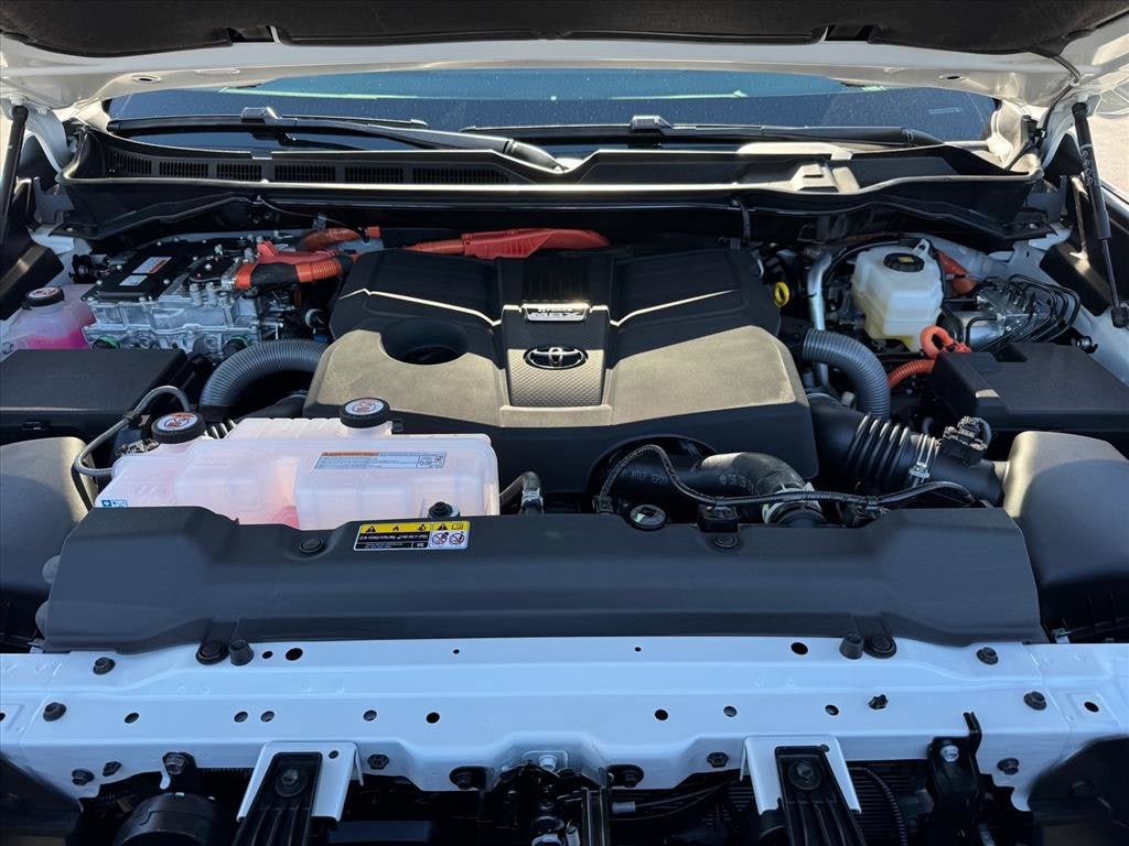 2026 Toyota Tundra i-FORCE MAX Tundra Platinum