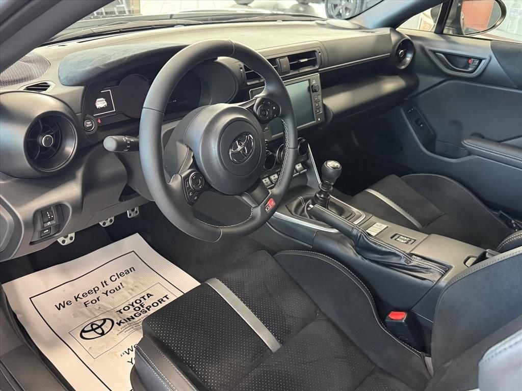 2026 Toyota GR86 Premium MT