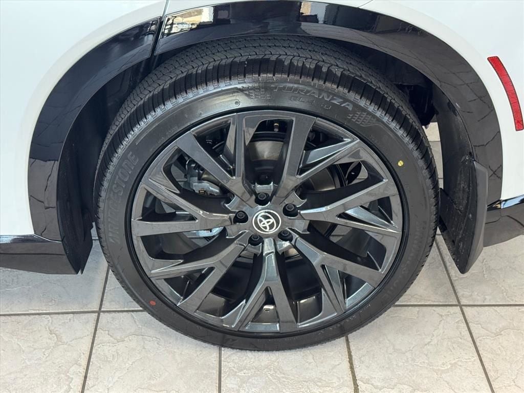 2025 Toyota Toyota Crown Signia Limited