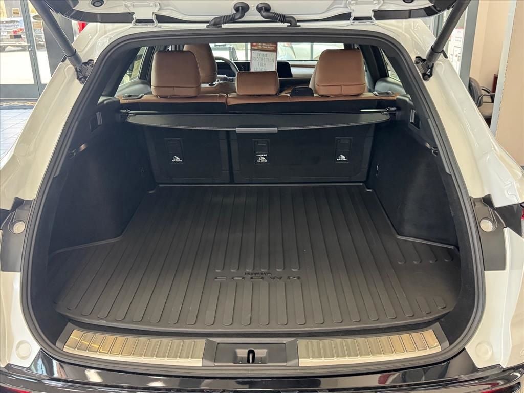 2025 Toyota Toyota Crown Signia Limited