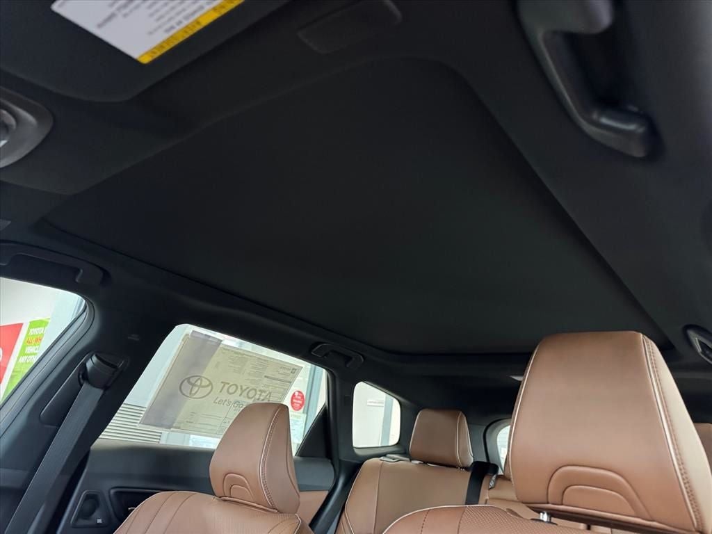 2025 Toyota Toyota Crown Signia Limited