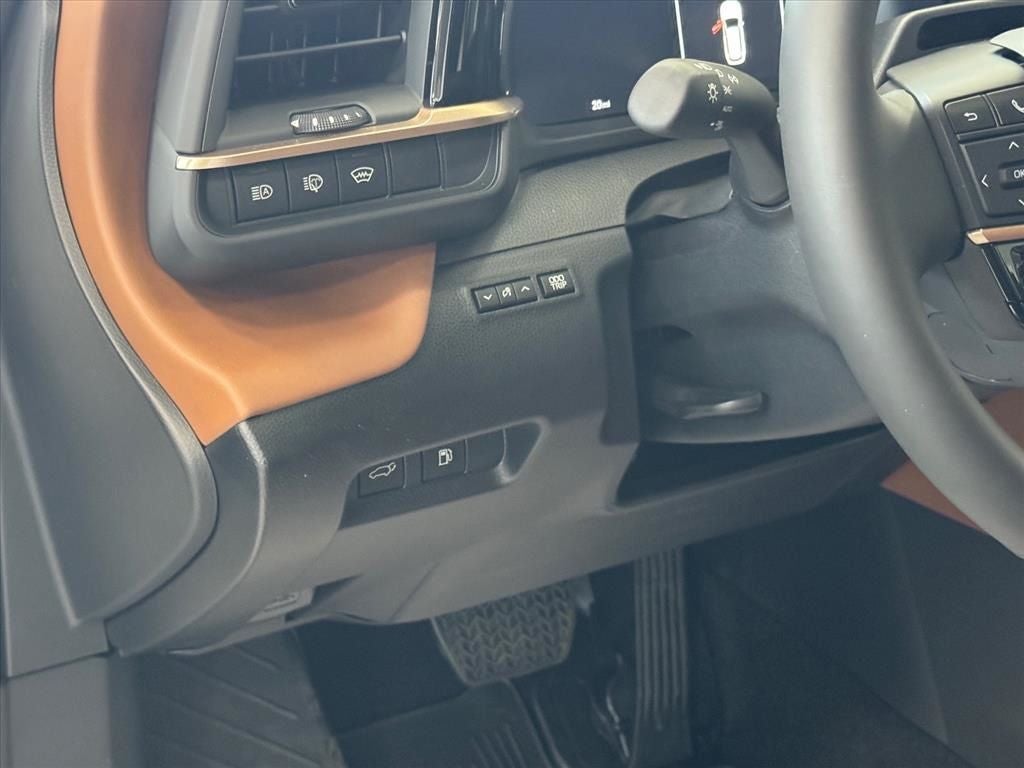 2025 Toyota Toyota Crown Signia Limited