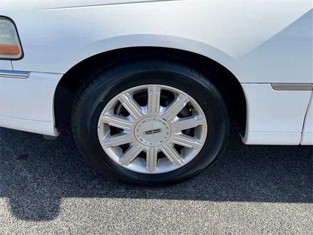 2007 Lincoln Town Car Signature Limited