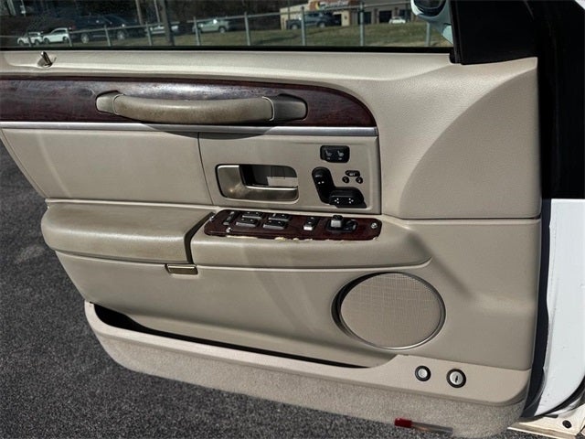 2007 Lincoln Town Car Signature Limited