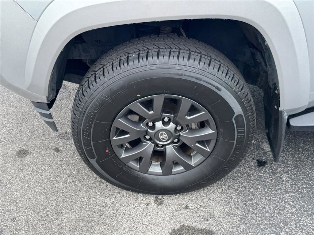 2022 Toyota Tacoma SR5 V6