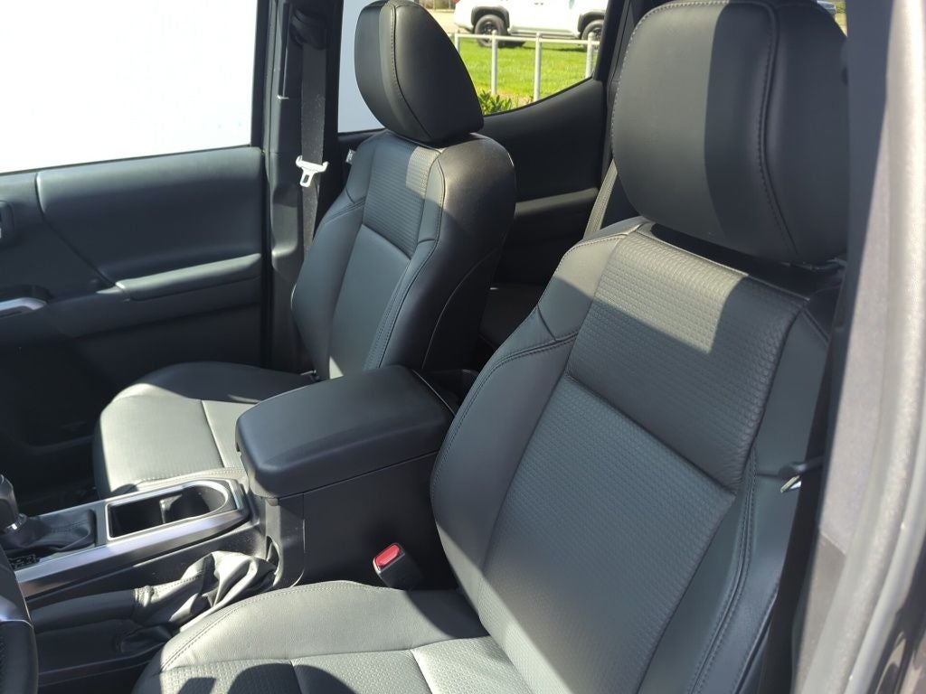 2023 Toyota Tacoma Limited V6