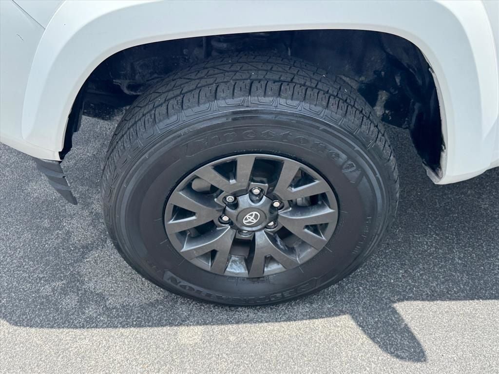 2022 Toyota Tacoma SR5 V6