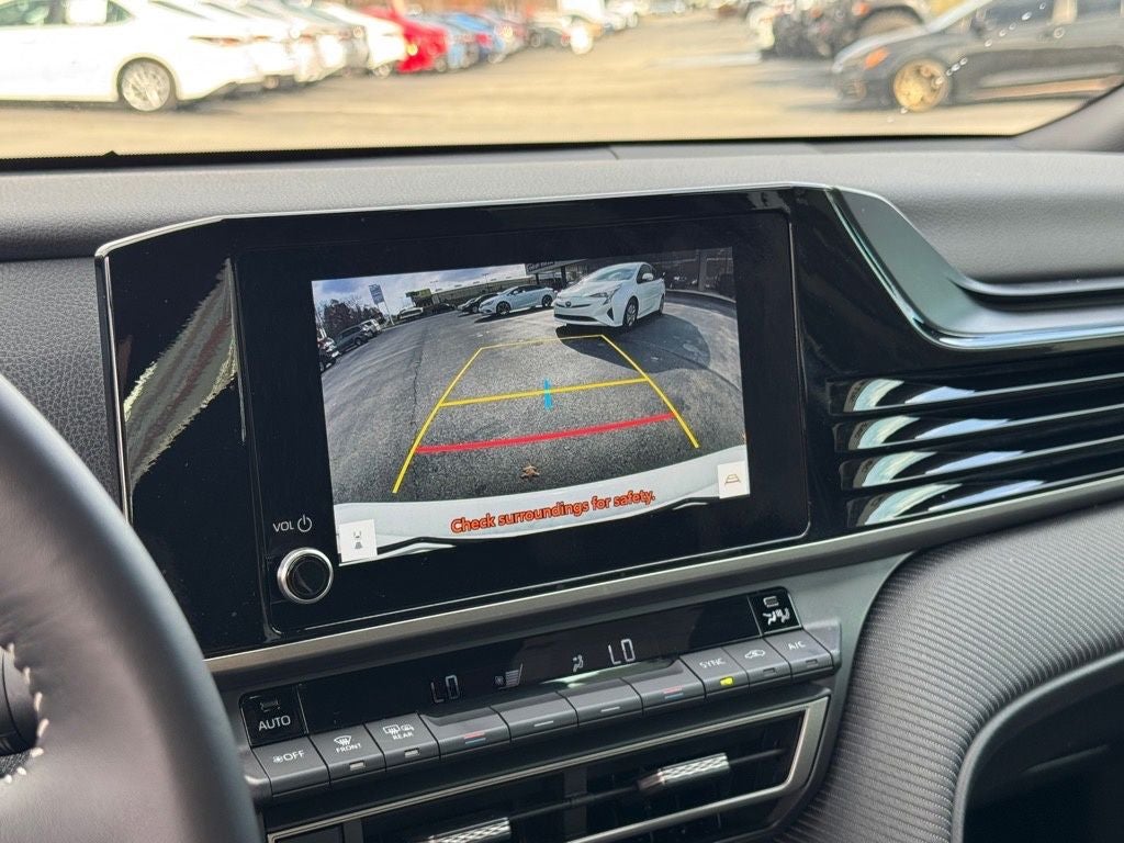 2025 Toyota Camry SE