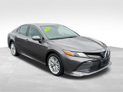 2020 Toyota Camry Hybrid XLE
