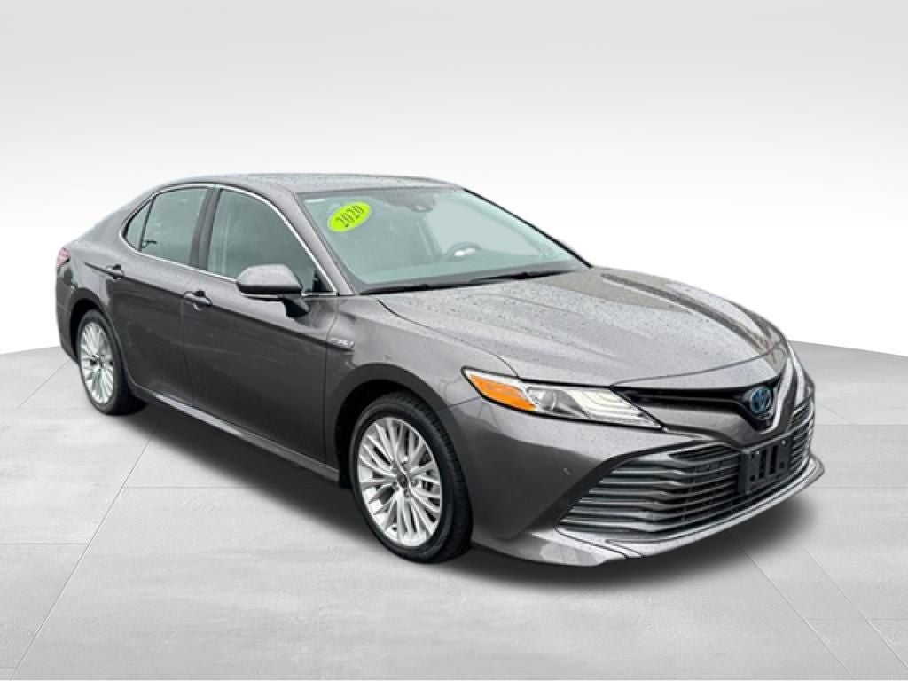 2020 Toyota Camry Hybrid XLE