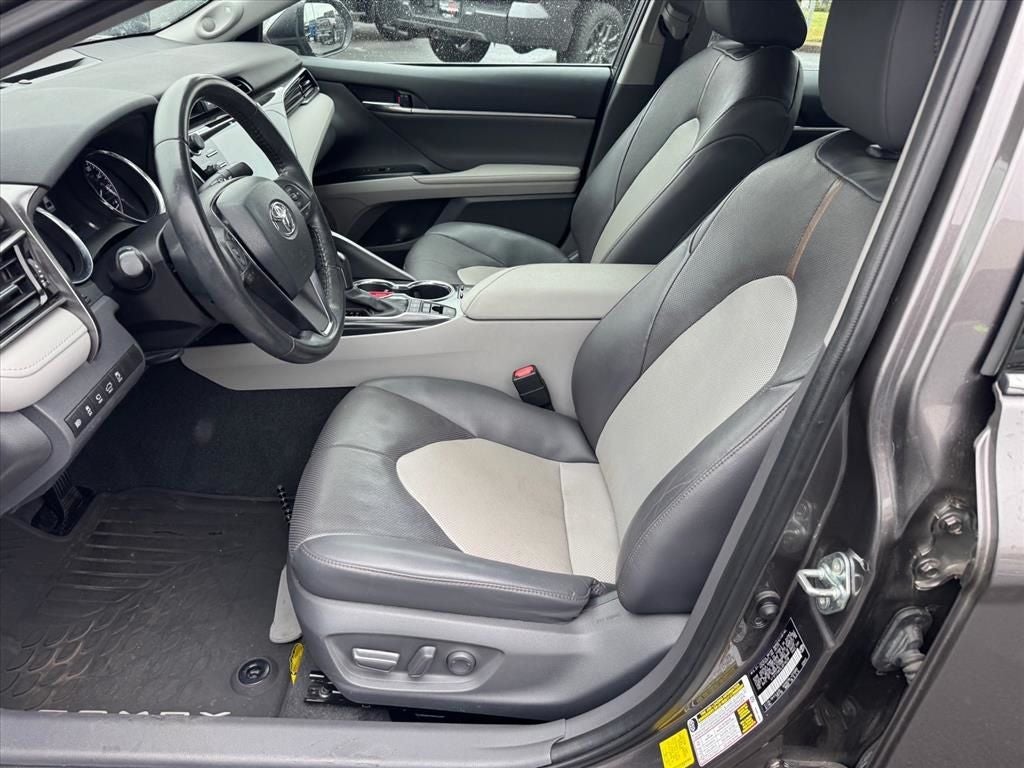 2020 Toyota Camry Hybrid XLE