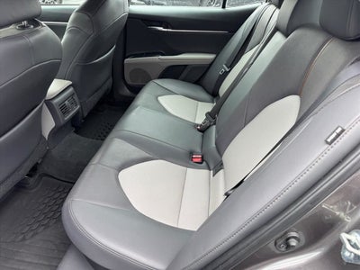 2020 Toyota Camry Hybrid XLE
