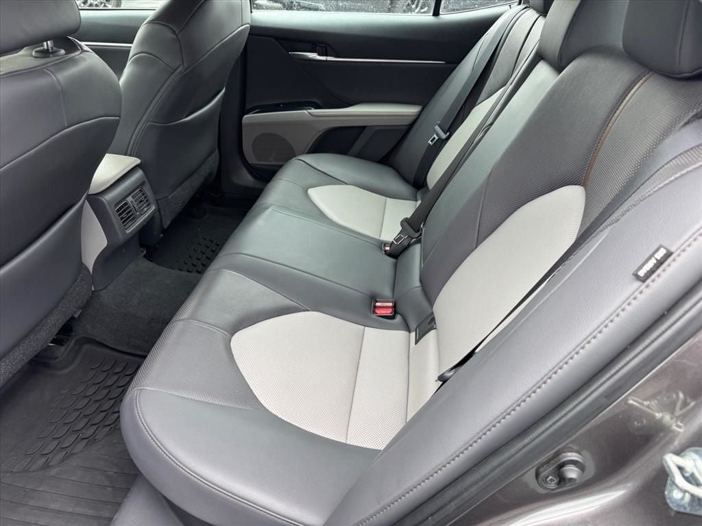2020 Toyota Camry Hybrid XLE