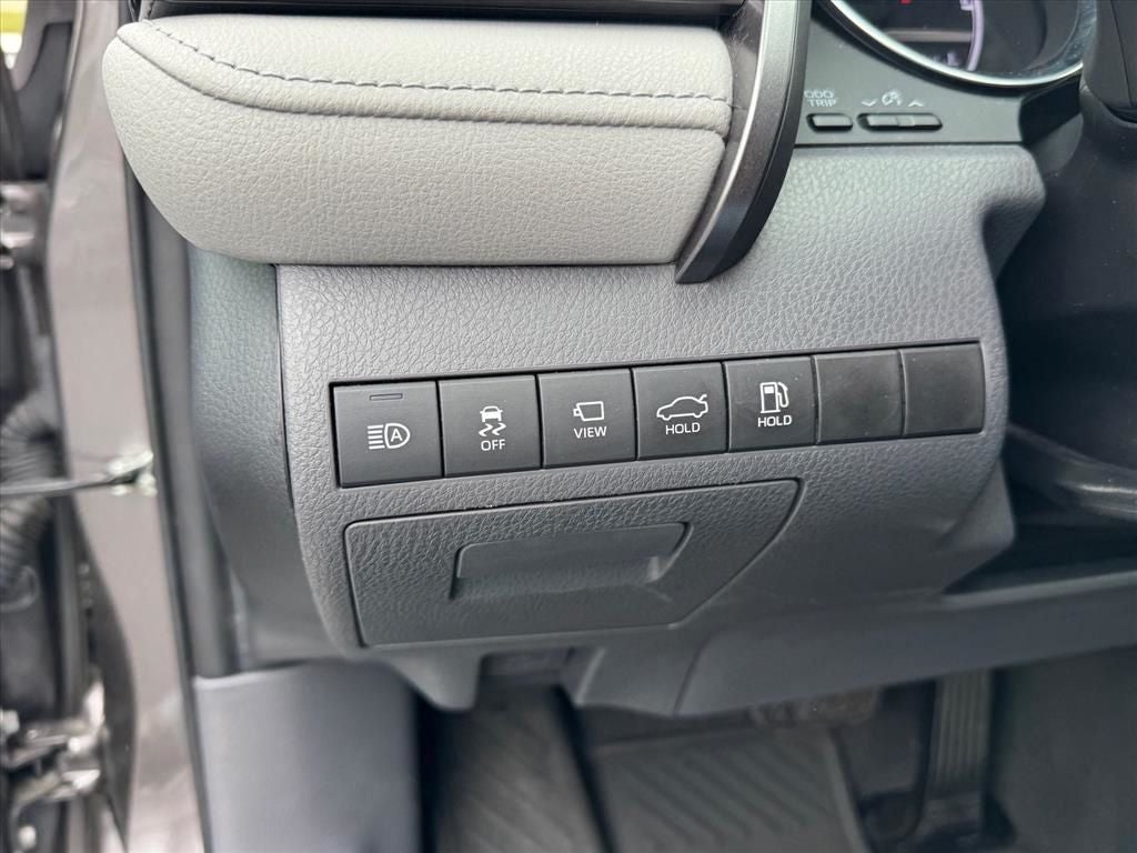 2020 Toyota Camry Hybrid XLE