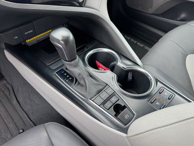 2020 Toyota Camry Hybrid XLE