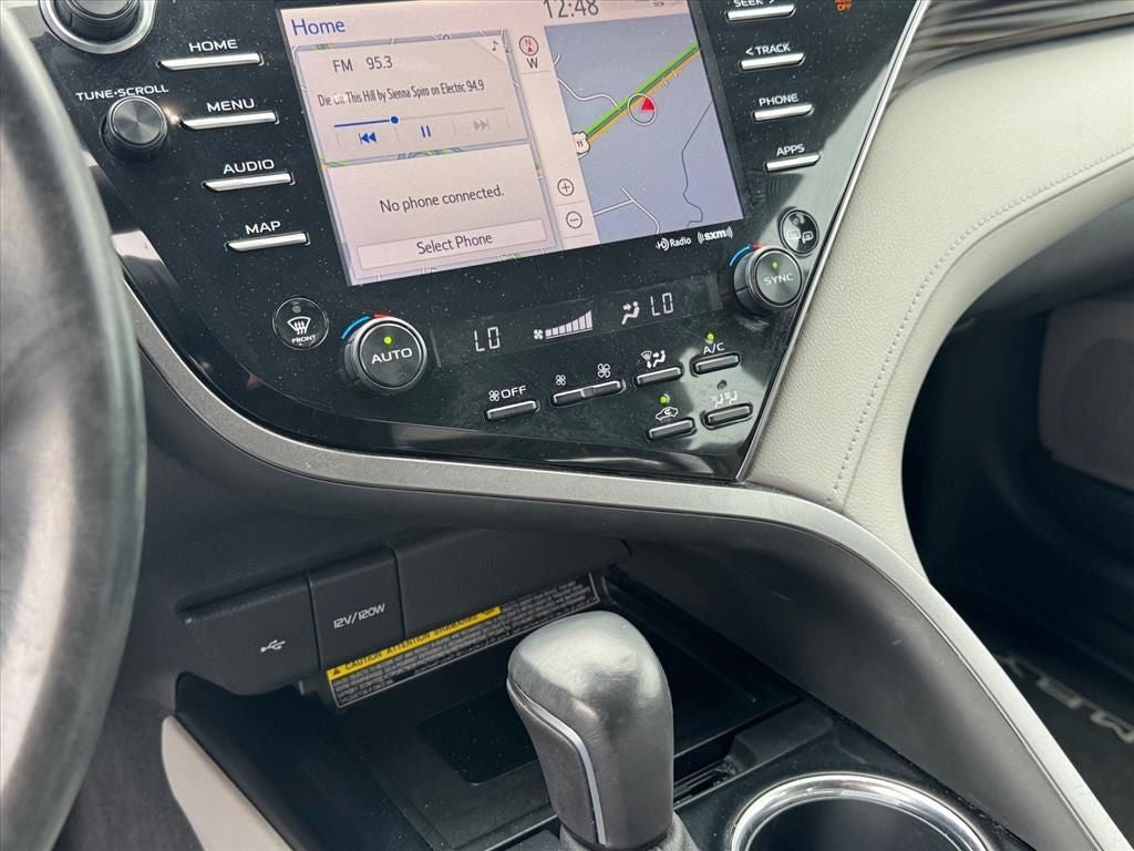 2020 Toyota Camry Hybrid XLE