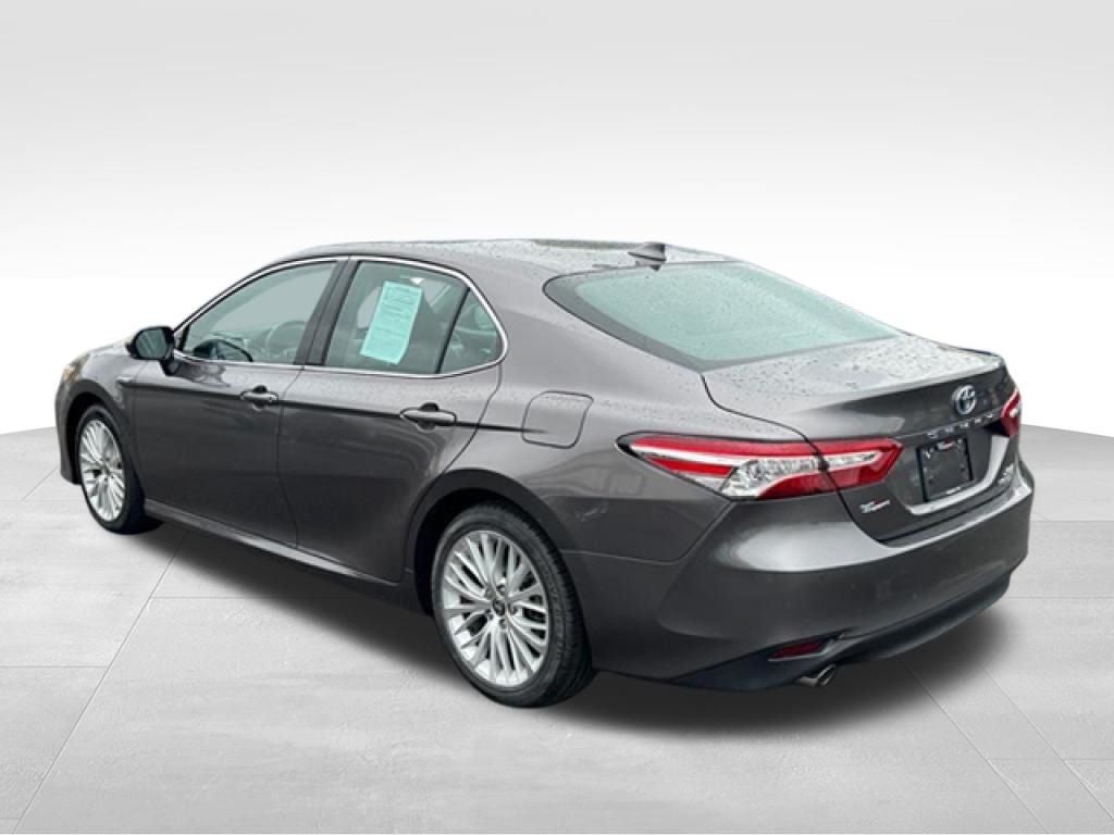 2020 Toyota Camry Hybrid XLE