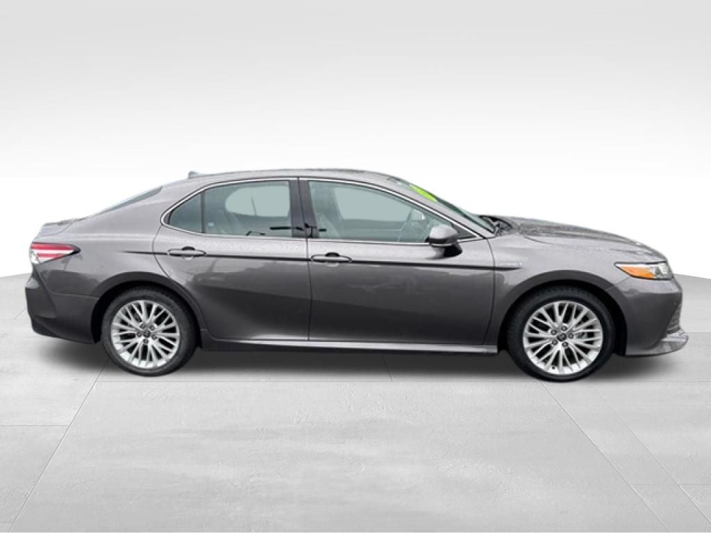 2020 Toyota Camry Hybrid XLE