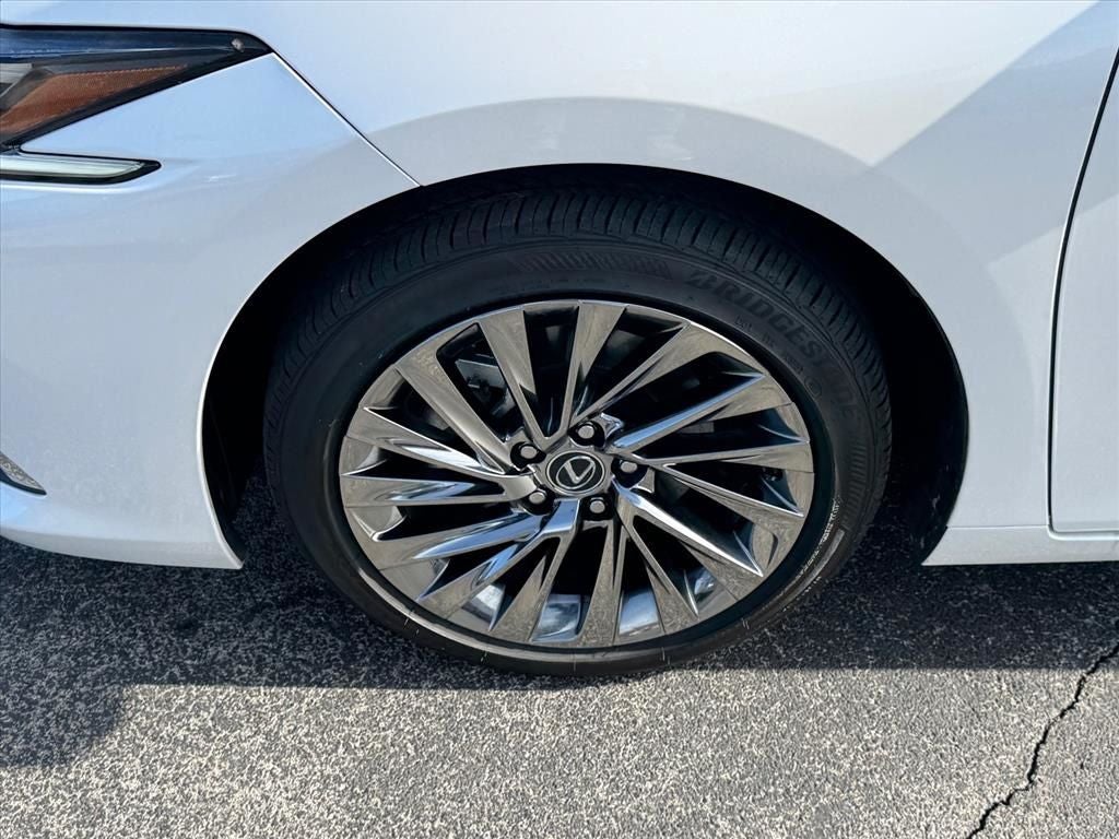 2024 Lexus ES 350 Ultra Luxury