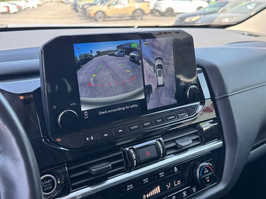 2023 Nissan Pathfinder SL