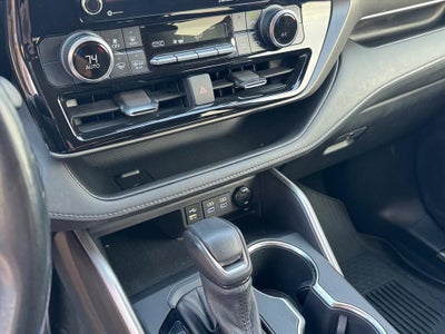 2022 Toyota Highlander Hybrid LE