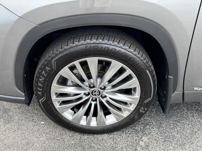 2026 Toyota Highlander Hybrid Platinum
