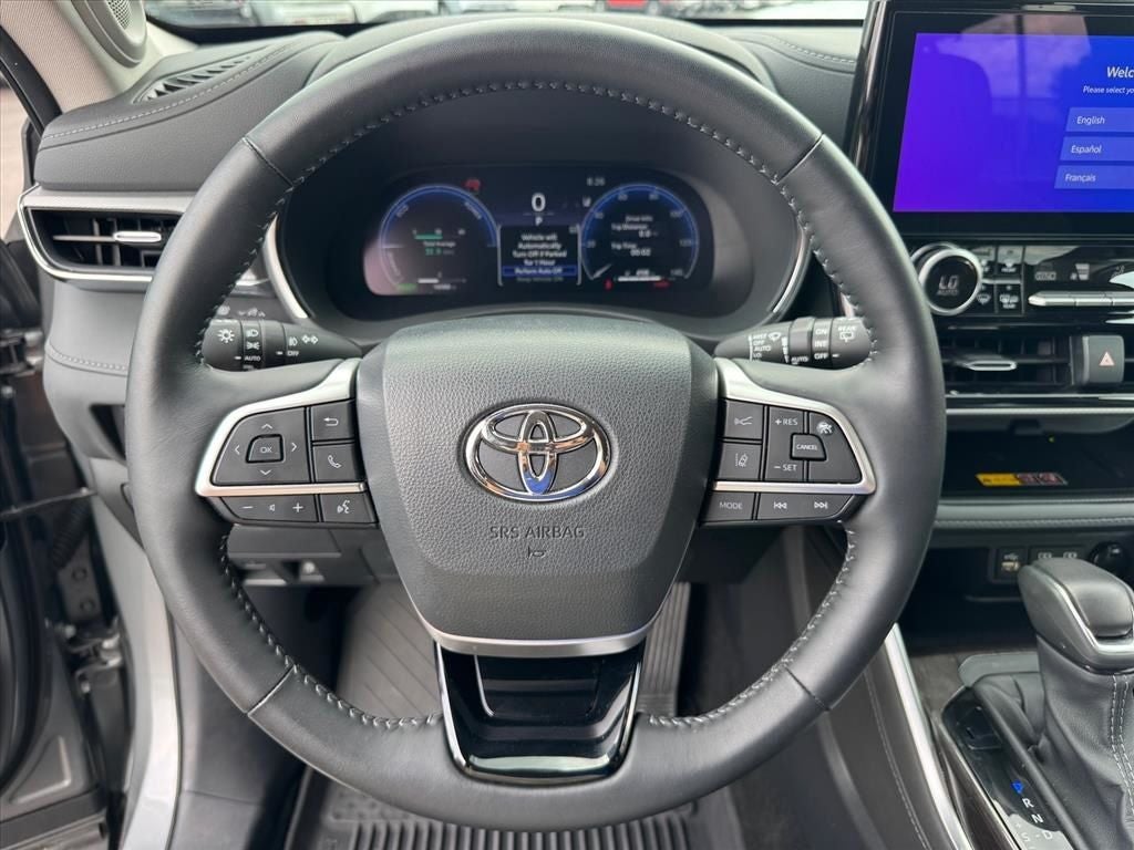 2026 Toyota Highlander Hybrid Platinum