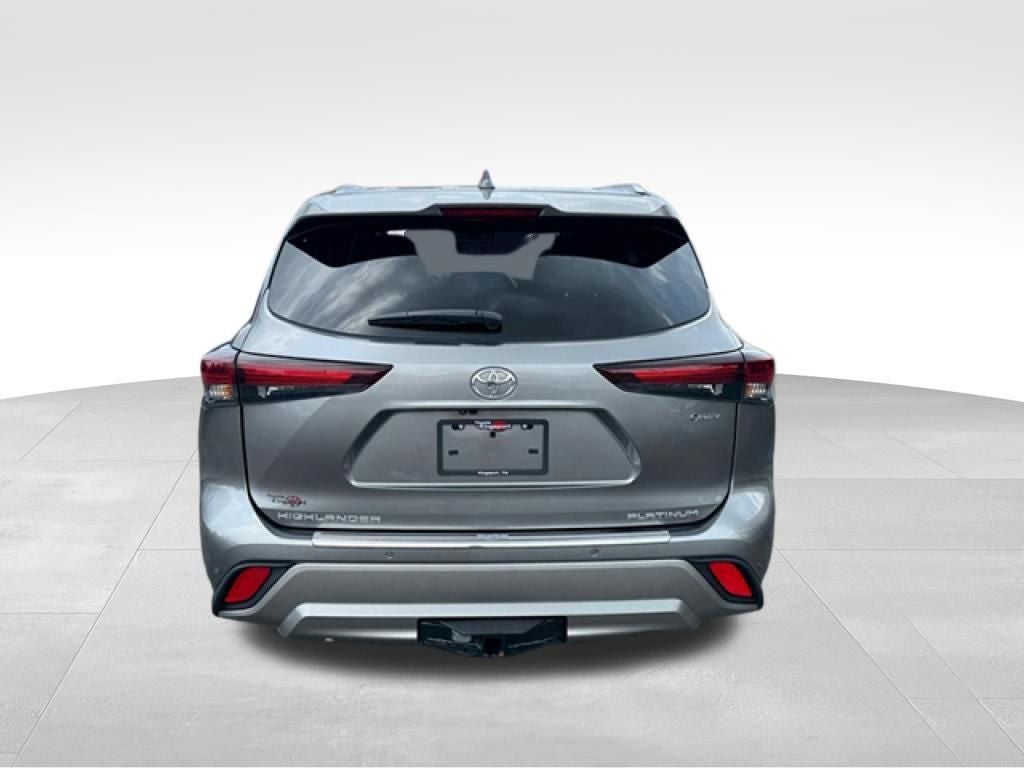 2026 Toyota Highlander Hybrid Platinum
