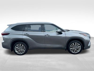 2026 Toyota Highlander Hybrid Platinum