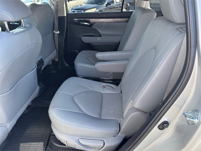 2024 Toyota Highlander Hybrid Platinum