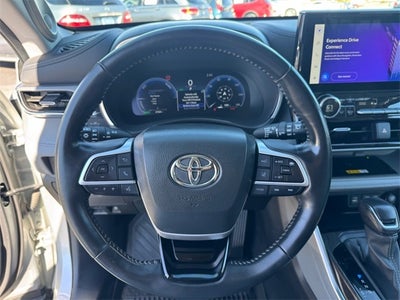 2024 Toyota Highlander Hybrid Platinum