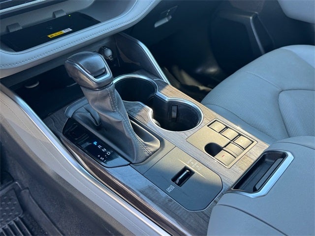 2024 Toyota Highlander Hybrid Platinum