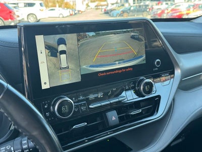 2024 Toyota Highlander Hybrid Platinum