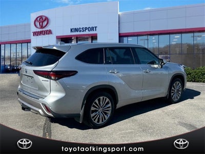2024 Toyota Highlander Hybrid Platinum