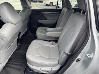 2024 Toyota Highlander Hybrid Platinum