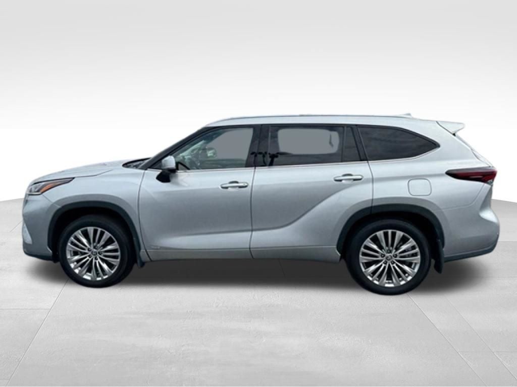 2024 Toyota Highlander Hybrid Platinum