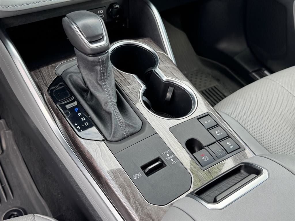 2024 Toyota Highlander Hybrid Platinum