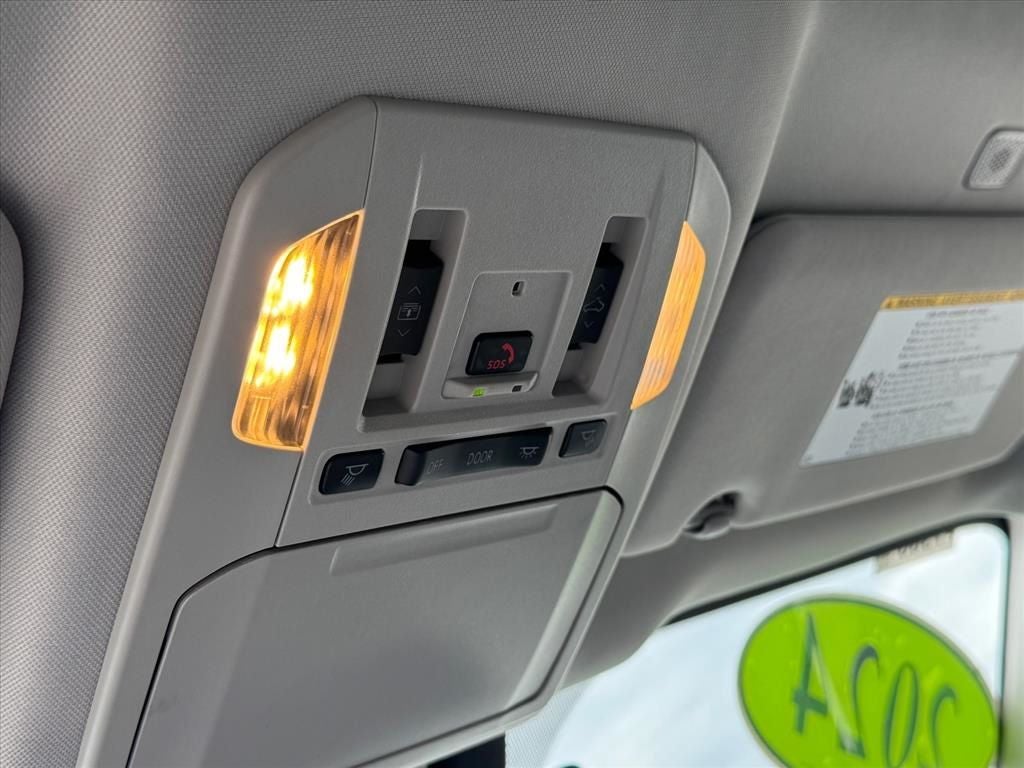 2024 Toyota Highlander Hybrid Platinum