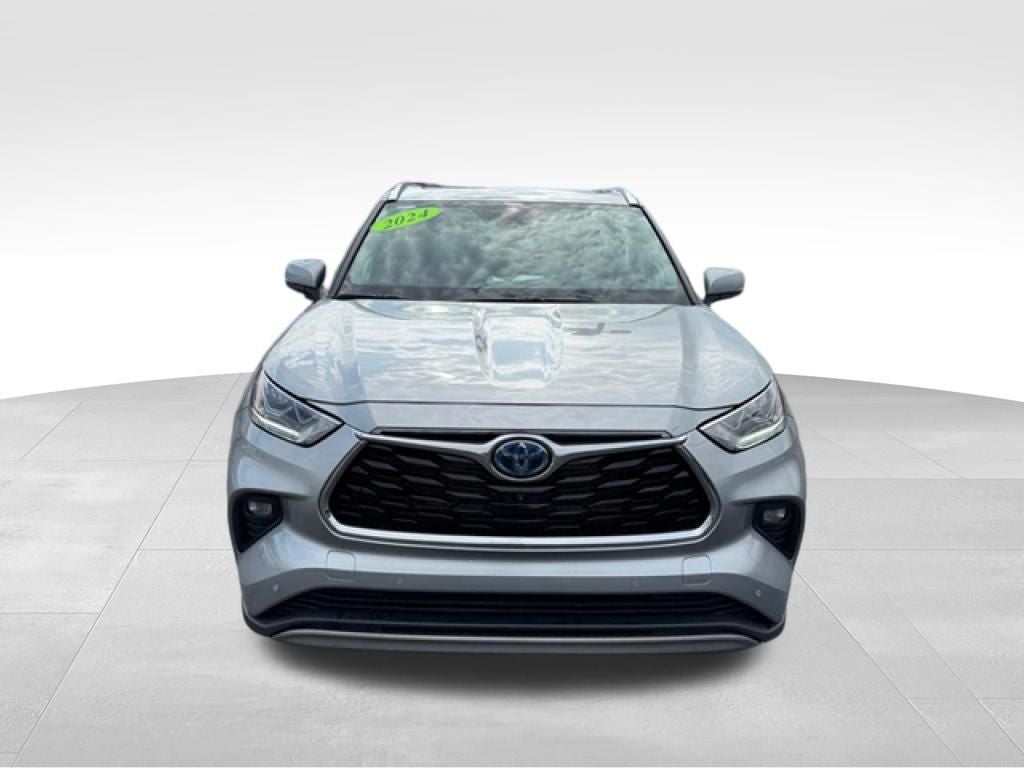 2024 Toyota Highlander Hybrid Platinum
