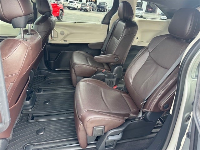 2023 Toyota Sienna Platinum 7 Passenger