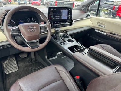2023 Toyota Sienna Platinum 7 Passenger