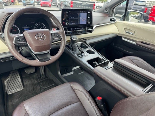 2023 Toyota Sienna Platinum 7 Passenger