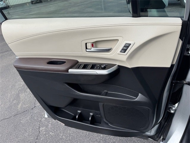 2023 Toyota Sienna Platinum 7 Passenger