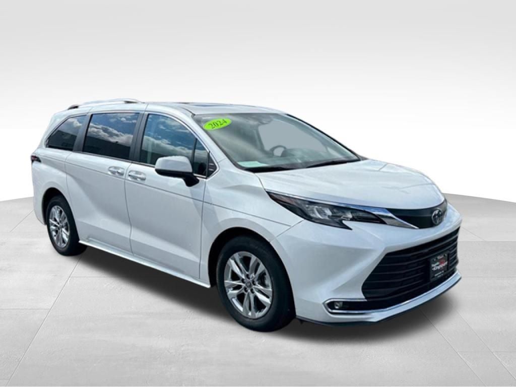 2024 Toyota Sienna XLE 7 Passenger
