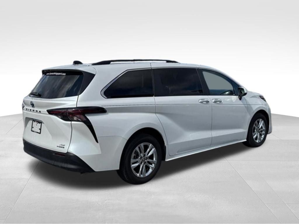 2024 Toyota Sienna XLE 7 Passenger