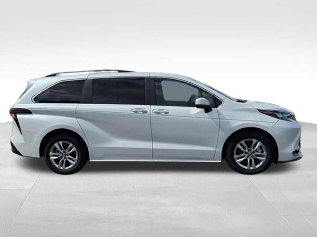 2024 Toyota Sienna XLE 7 Passenger