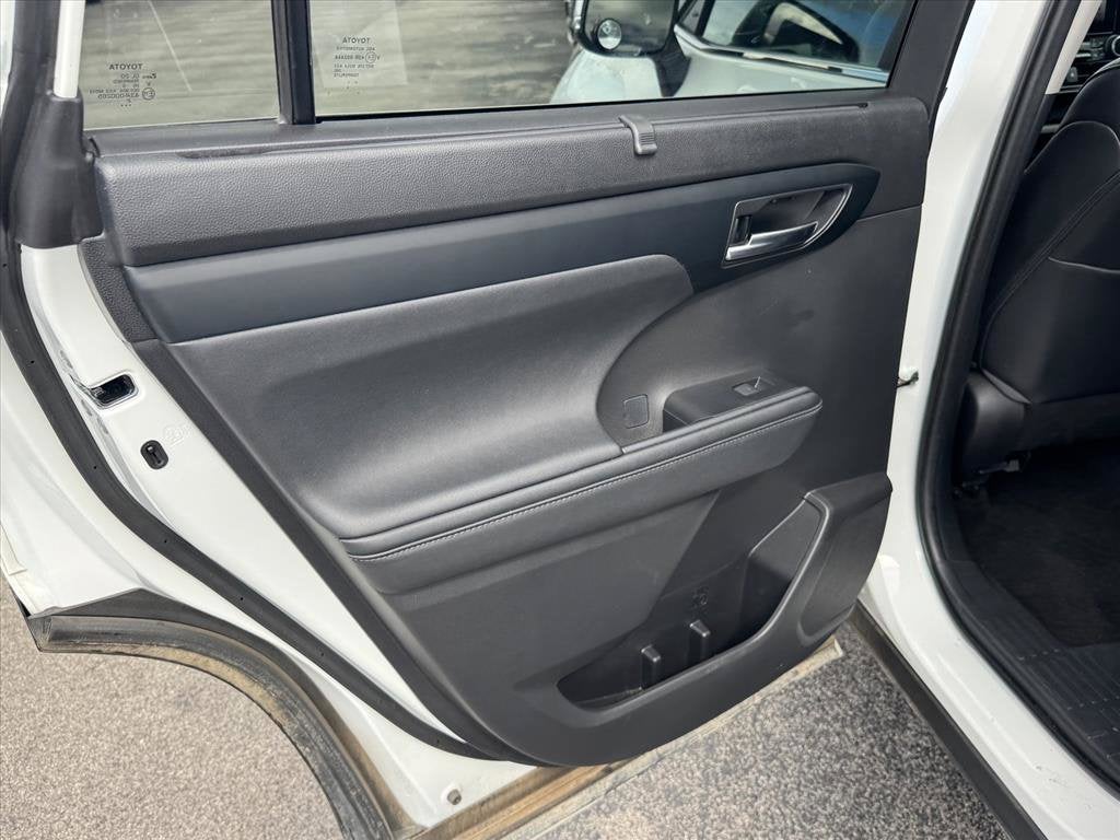 2023 Toyota Highlander Hybrid XLE